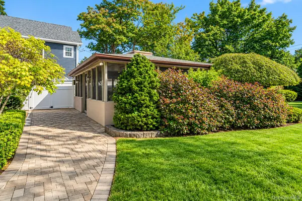 414 Avalon PL, East Meadow, NY 11554
