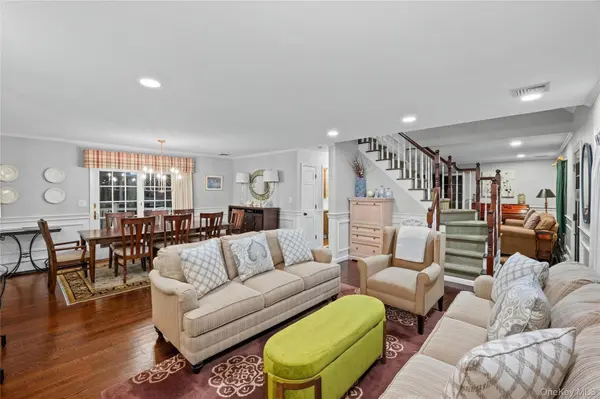 60 Nearwater AVE, Massapequa, NY 11758