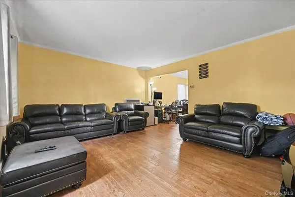 121 Norman ST, New Hyde Park, NY 11040