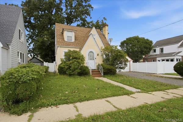 179 Crowell ST, Hempstead, NY 11550