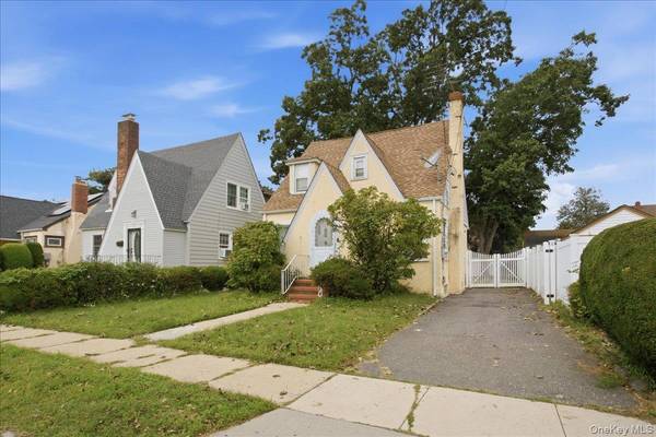 179 Crowell ST, Hempstead, NY 11550