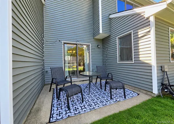 46 Jeremy CIR, Nesconset, NY 11767