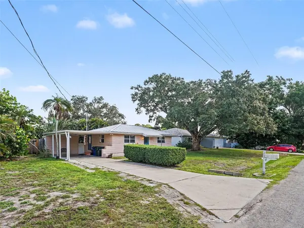 3035 HILLVIEW ST, Sarasota, FL 34239