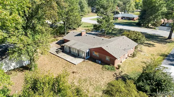 36 Lakeview Acres DR, Collinsville, IL 62234