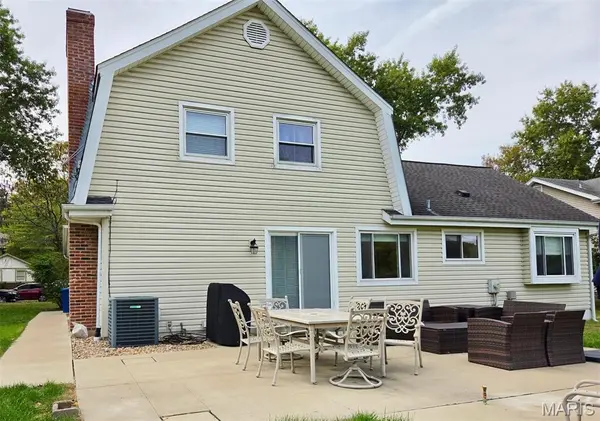 15056 Isleview DR, Chesterfield, MO 63017