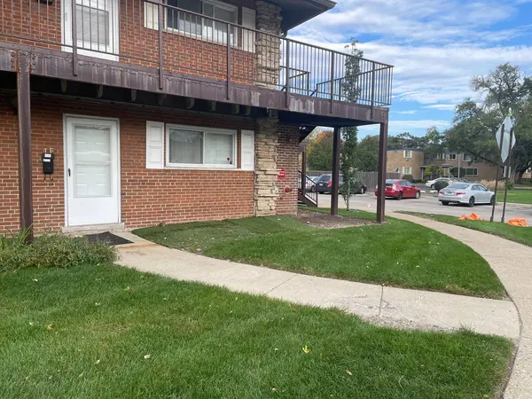 1480 S BUSSE RD #1F, Mount Prospect, IL 60056