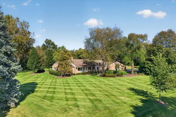 28 Beechnut DR, South Barrington, IL 60010