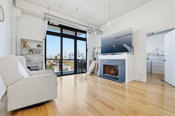 811 W 15th PL #605, Chicago, IL 60608