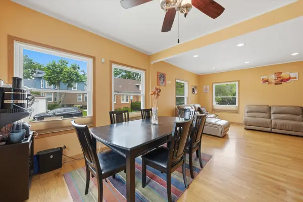 1615 W BEVERLY GLEN Pkwy, Chicago, IL 60643