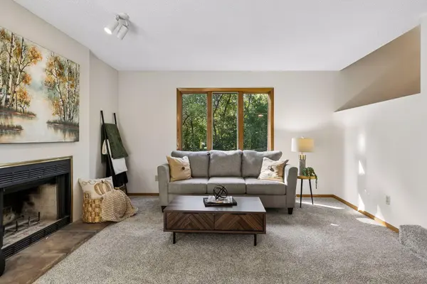 1432 Willow Creek LN, Shoreview, MN 55126