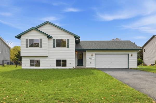 524 Weaver BLVD, Anoka, MN 55303