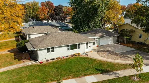 1211 9th ST NW, Rochester, MN 55901