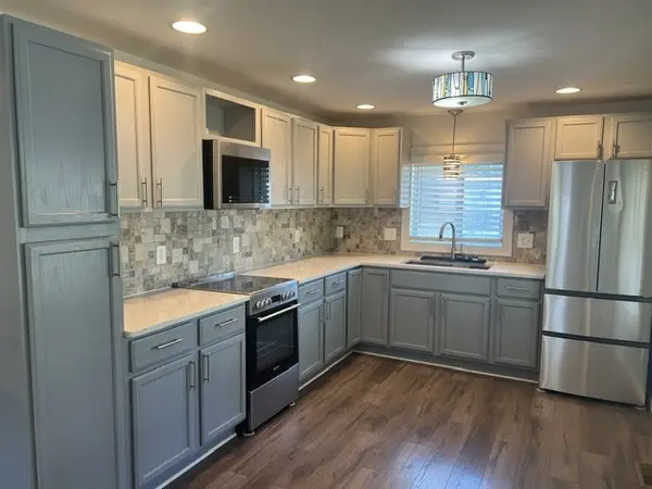 1206 E Lauderdale St, Tullahoma, TN 37388