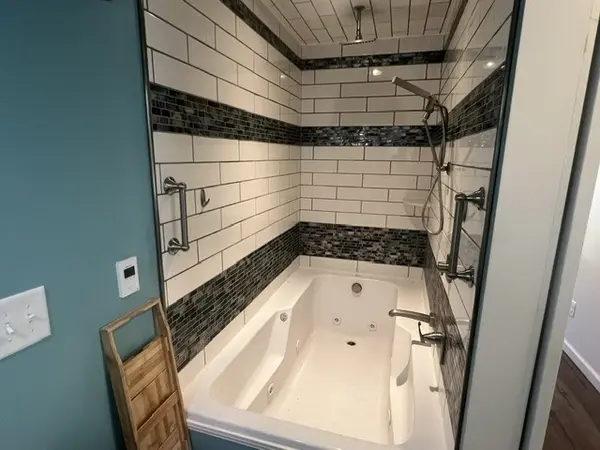 1206 E Lauderdale St, Tullahoma, TN 37388