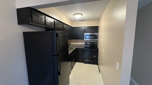 719 Dylan Ln #32, Oak Grove, KY 42262