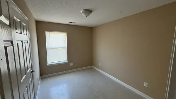 719 Dylan Ln #32, Oak Grove, KY 42262