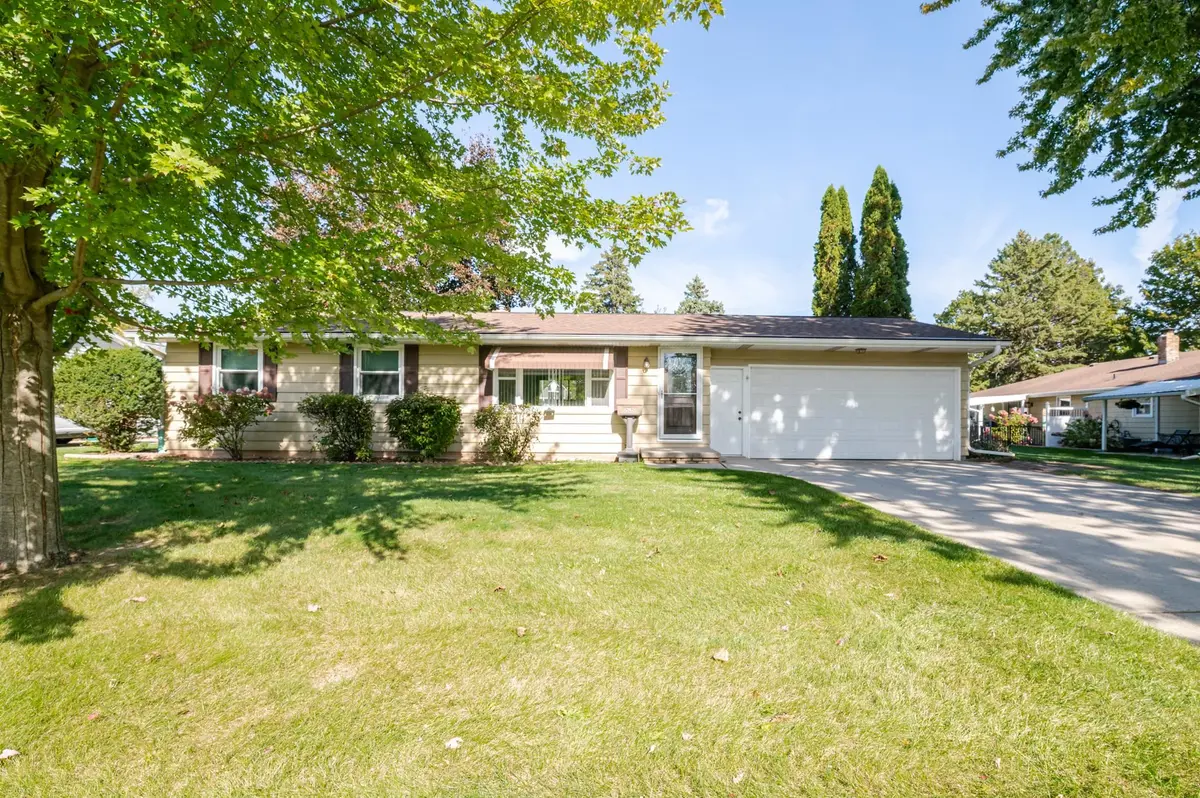 2682 TULIP LN, Howard, WI 54313-7061