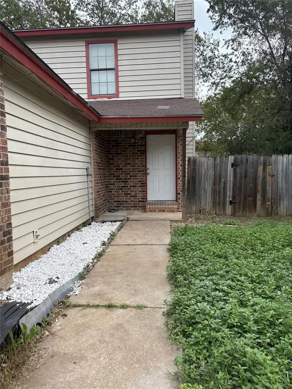 9205 Kempler DR #B, Austin, TX 78748