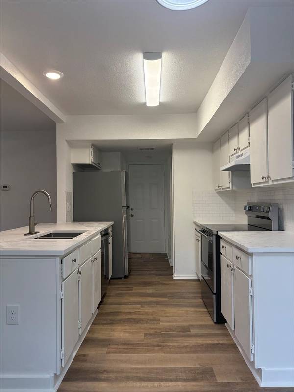 9205 Kempler DR #B, Austin, TX 78748
