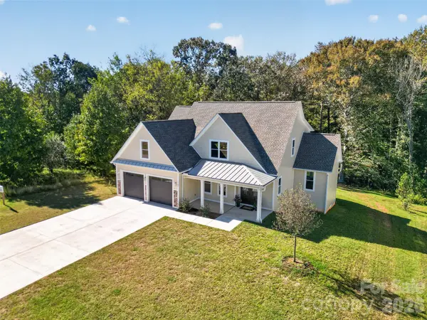 160 Pumice DR, Statesville, NC 28625