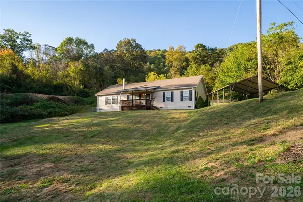 23 Yorkie DR, Clyde, NC 28721