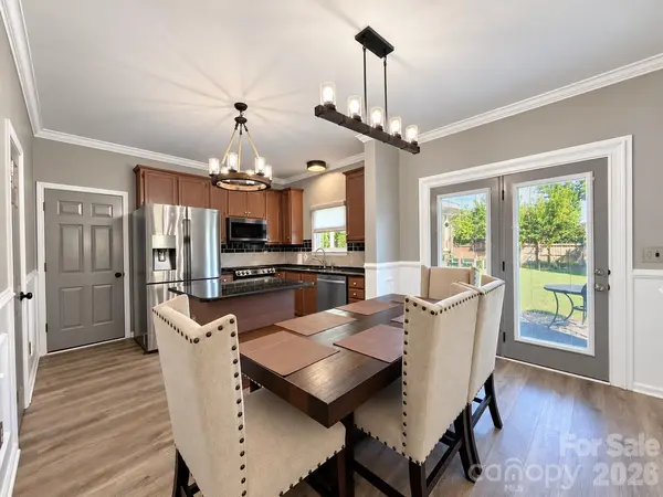 1320 Gretna Green DR, Charlotte, NC 28217