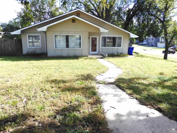 638 W Pine ST, Junction City, KS 66441