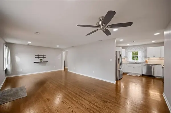 604 NE 74th TER, Gladstone, MO 64118