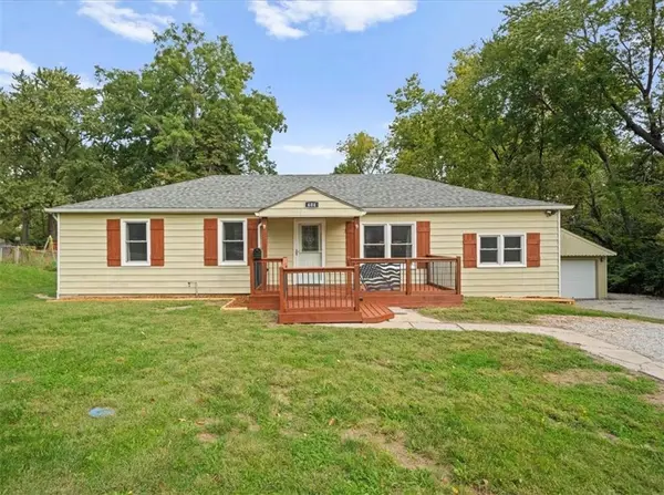 604 NE 74th TER, Gladstone, MO 64118