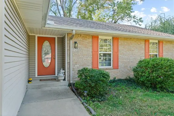 105 W South ST, Spring Hill, KS 66083