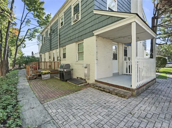 37 Bayview CT, Manhasset, NY 11030
