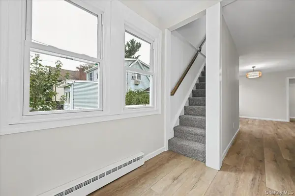 14 Corona RD, Sound Beach, NY 11789