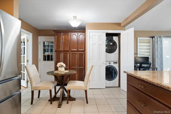 1 5th AVE, Farmingdale, NY 11735