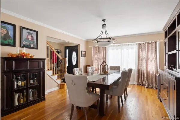 1 5th AVE, Farmingdale, NY 11735