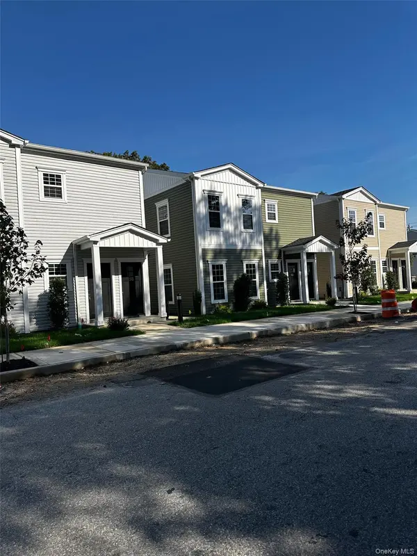 7 Patton AVE #5A, Wyandanch, NY 11798