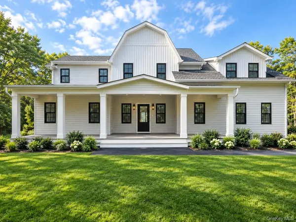 18 Dayton AVE, Manorville, NY 11949