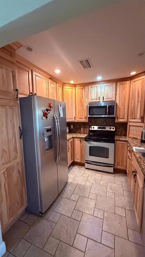 928 NEW BEDFORD DR, Deland, FL 32724