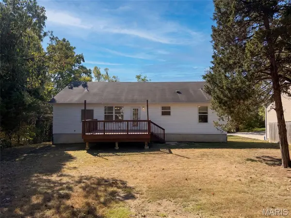 897 Stone Gate DR, De Soto, MO 63020
