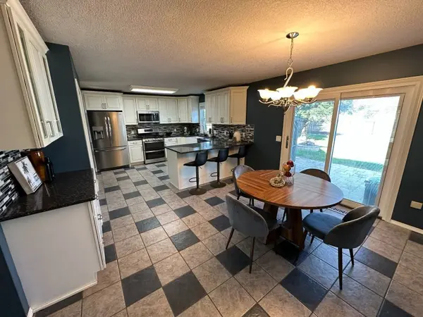 1537 Silver Valley DR, De Witt, IA 52472