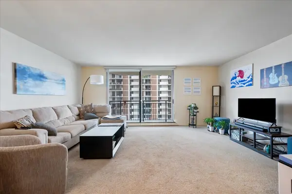 6007 N Sheridan RD #24D, Chicago, IL 60660