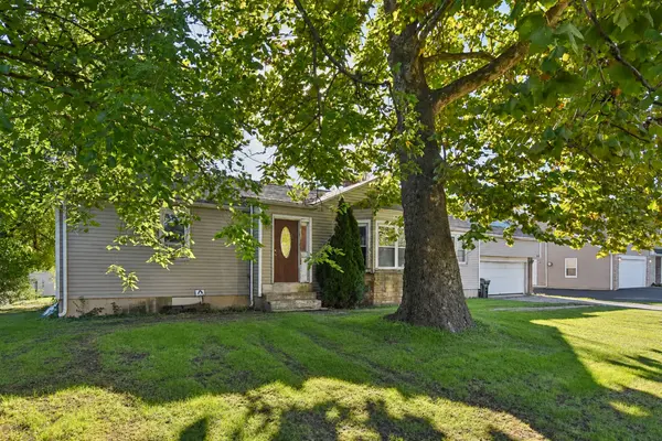 3409 N Betty DR, Arlington Heights, IL 60004