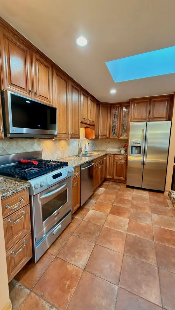 520 70th ST, Darien, IL 60561