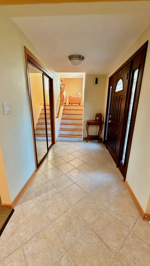 520 70th ST, Darien, IL 60561