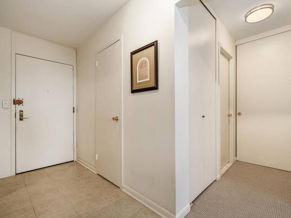 2800 N Lake Shore DR #1911, Chicago, IL 60657