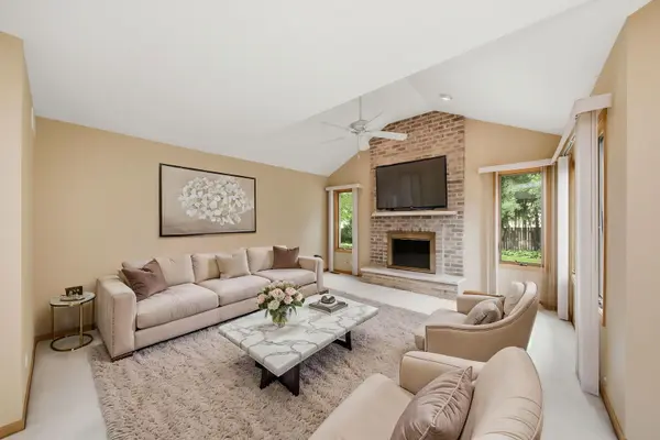 2218 Tamarack DR, Downers Grove, IL 60515