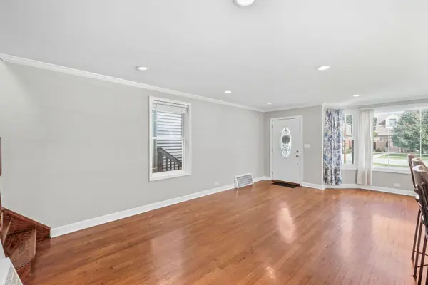 7731 W Palatine AVE, Chicago, IL 60631
