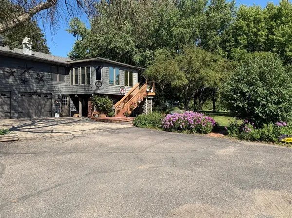 32185 290th ST, Worthington, MN 56187