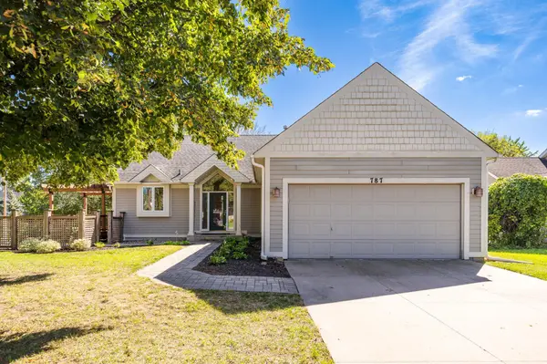 787 Ashley DR, Chaska, MN 55318