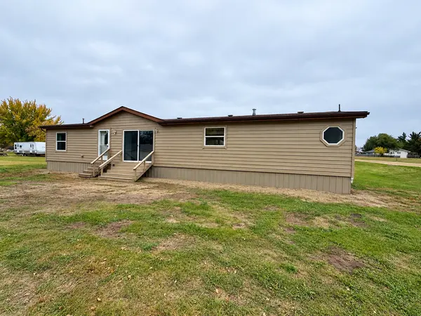 138 Park CIR, Ottertail, MN 56571