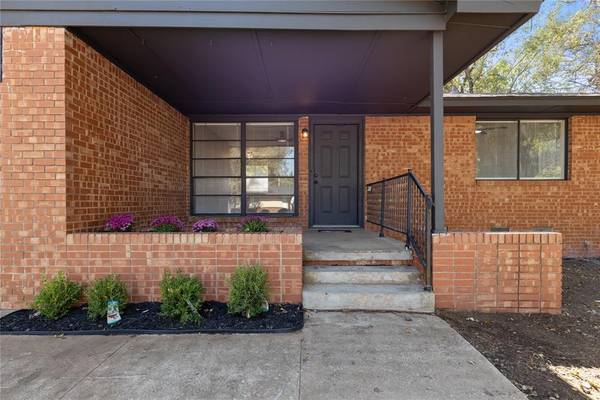704 Hedge DR, Midwest City, OK 73110